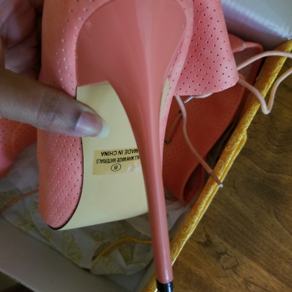 NIB Mona Mia Faux Booties - Picture 7 of 10